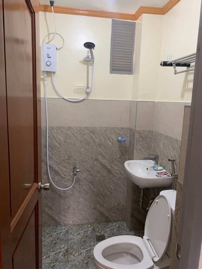Zl Travelers Inn Batuan Exteriör bild
