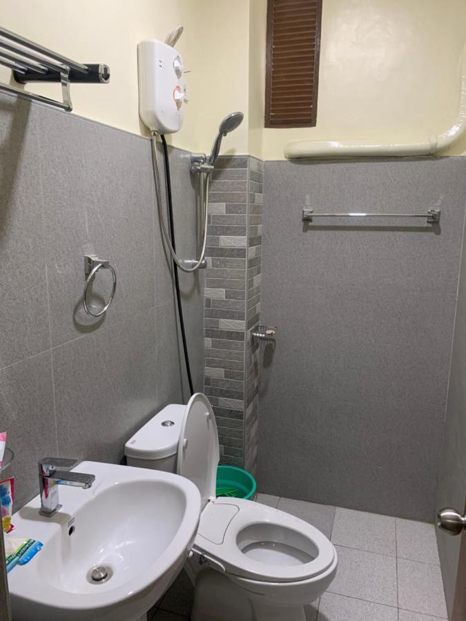 Zl Travelers Inn Batuan Exteriör bild