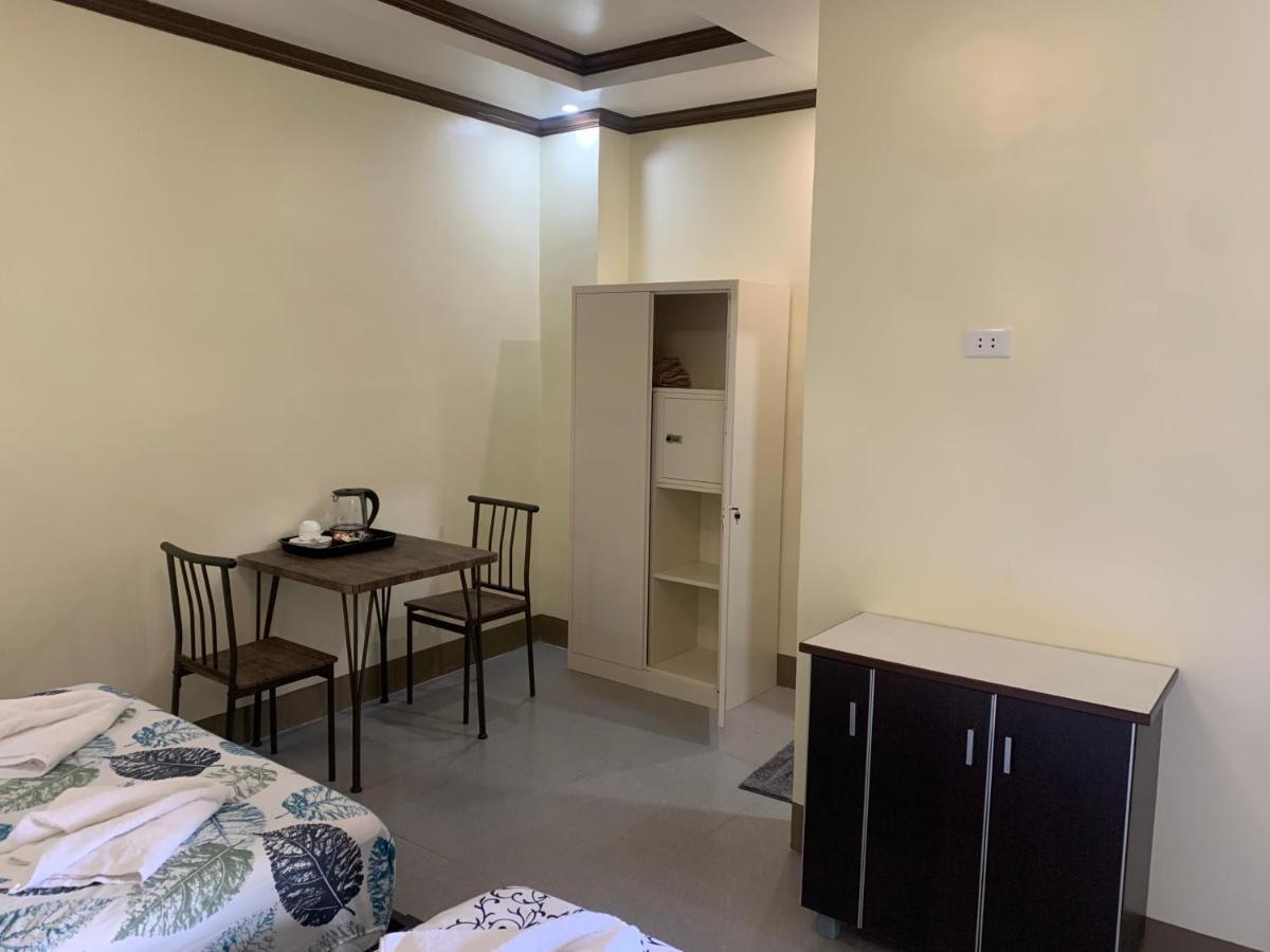 Zl Travelers Inn Batuan Exteriör bild
