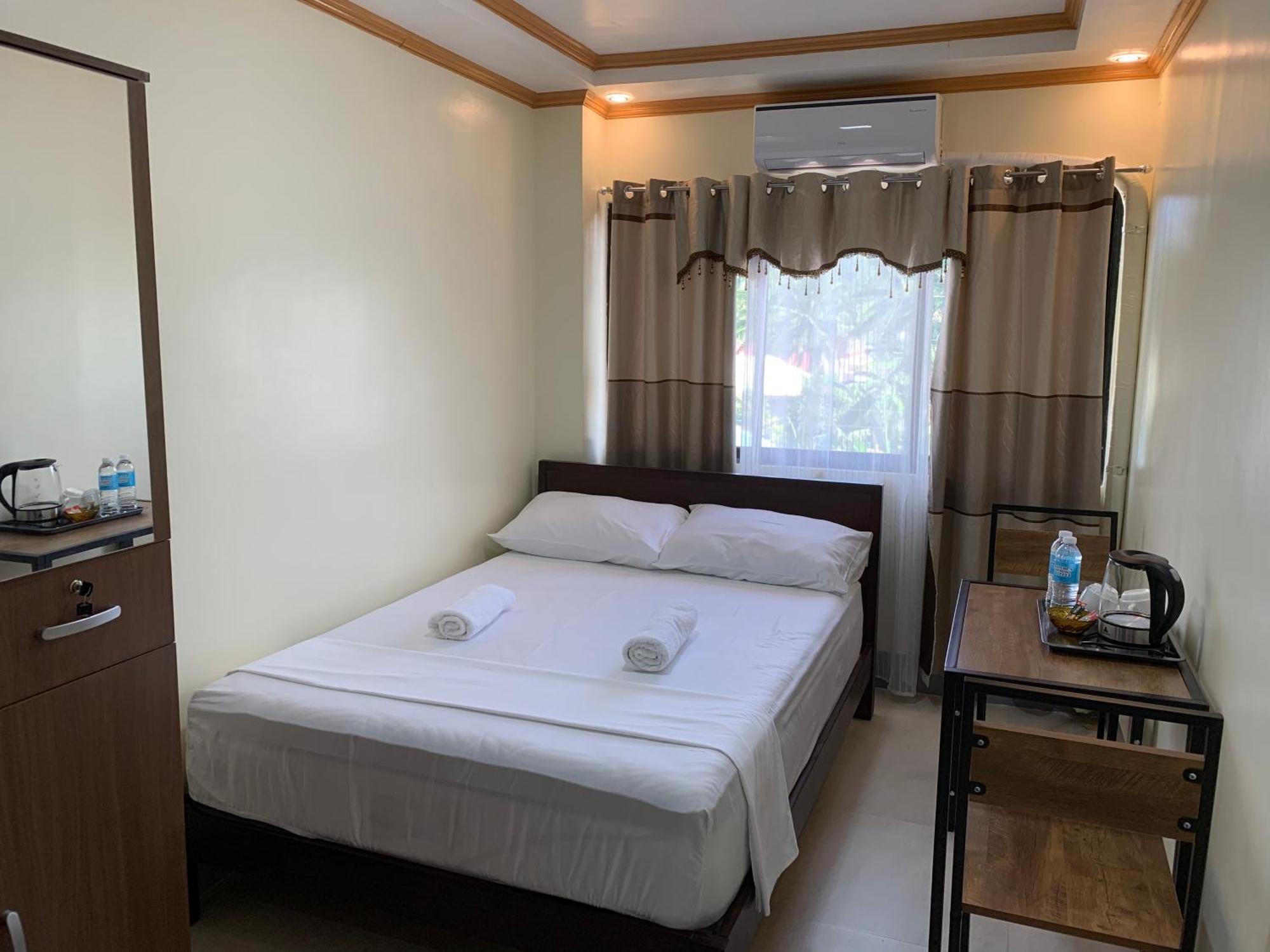 Zl Travelers Inn Batuan Exteriör bild