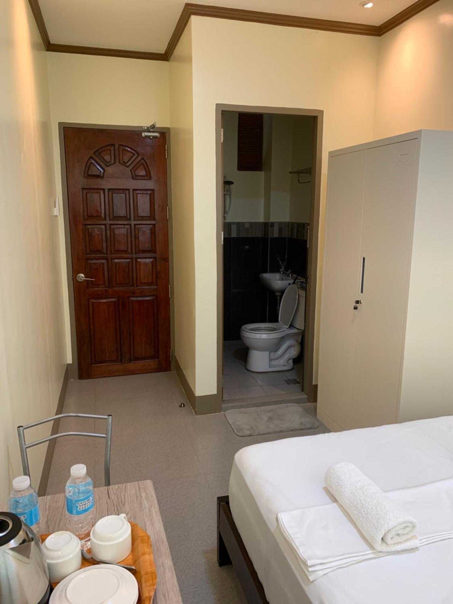 Zl Travelers Inn Batuan Exteriör bild