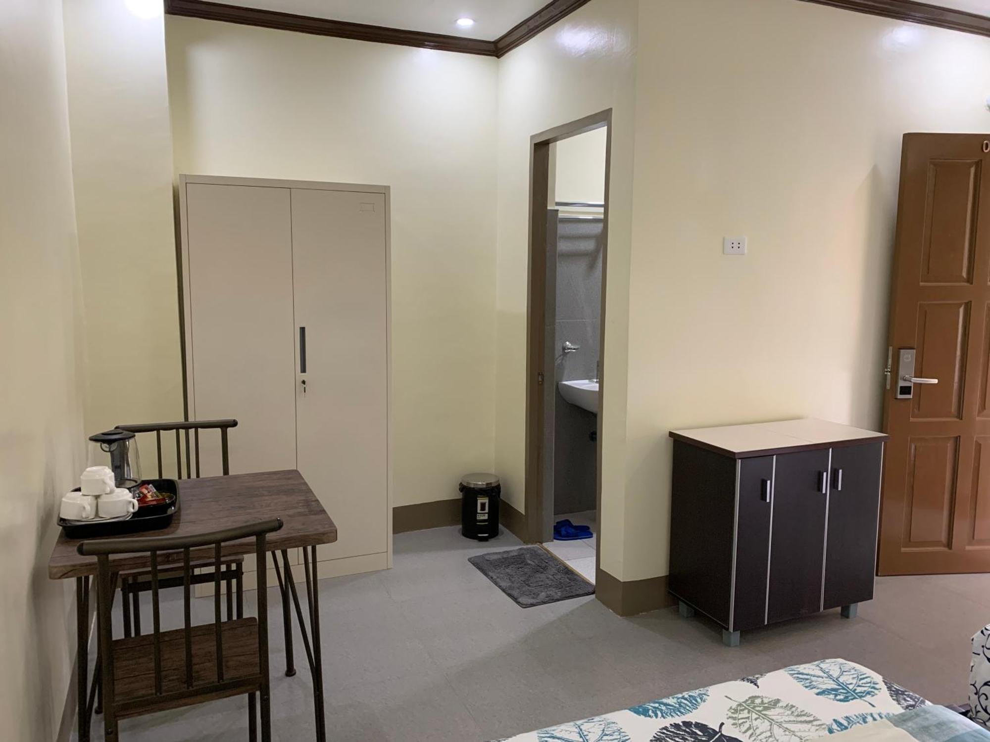 Zl Travelers Inn Batuan Exteriör bild