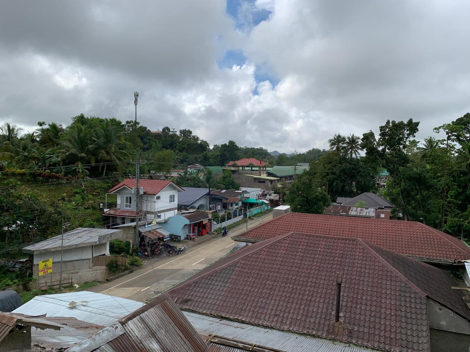Zl Travelers Inn Batuan Exteriör bild