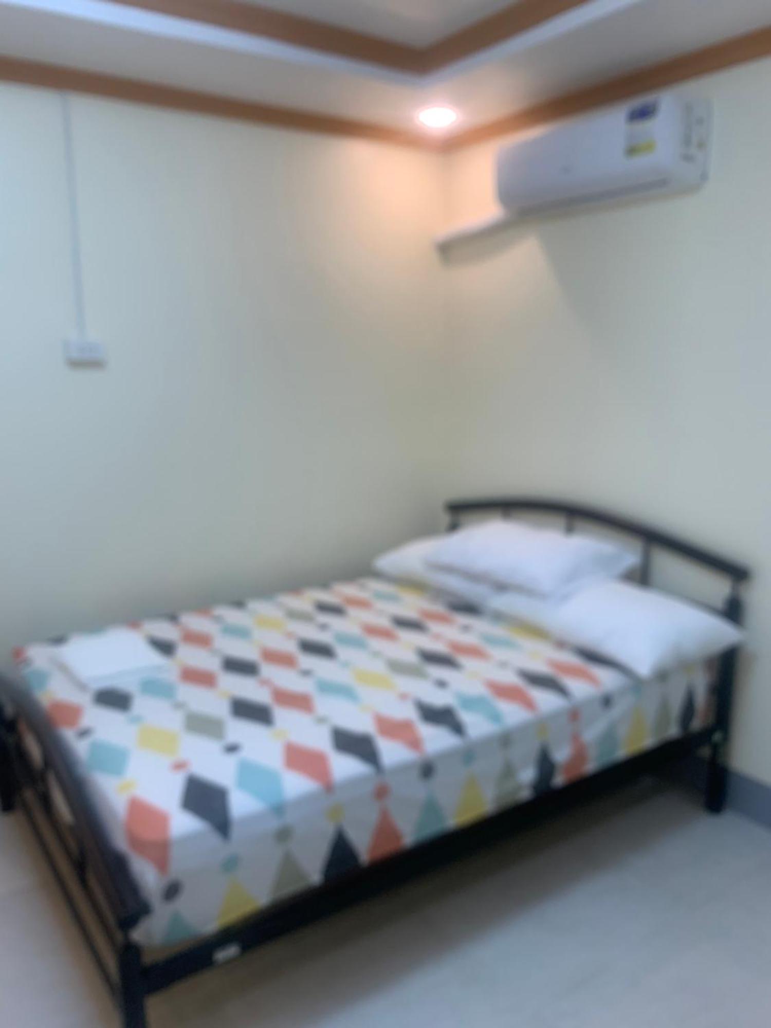 Zl Travelers Inn Batuan Exteriör bild